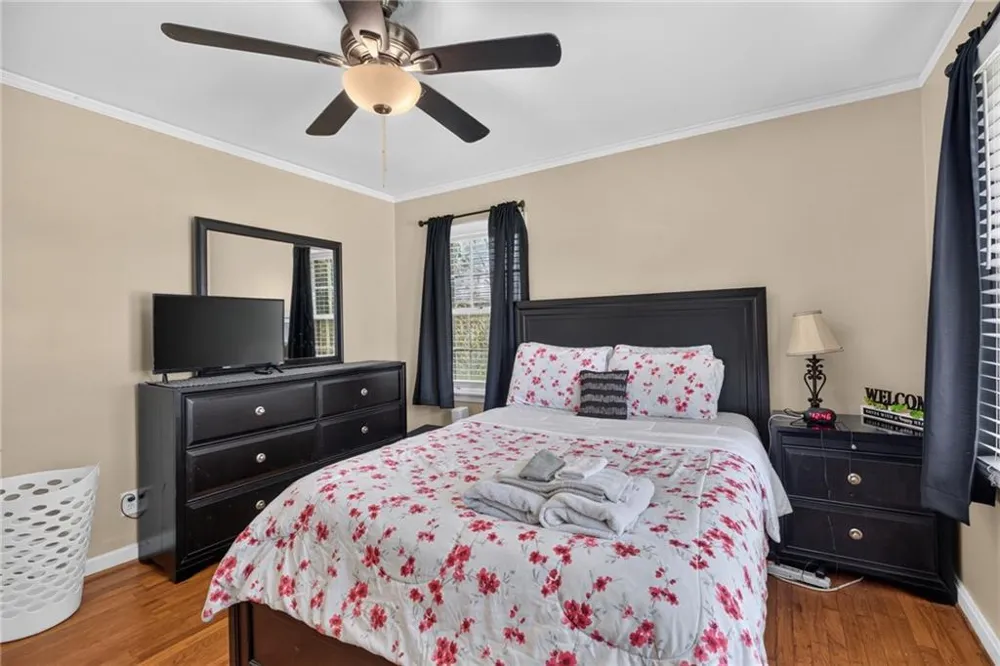 2727 Humphries Street East Point, GA 30344