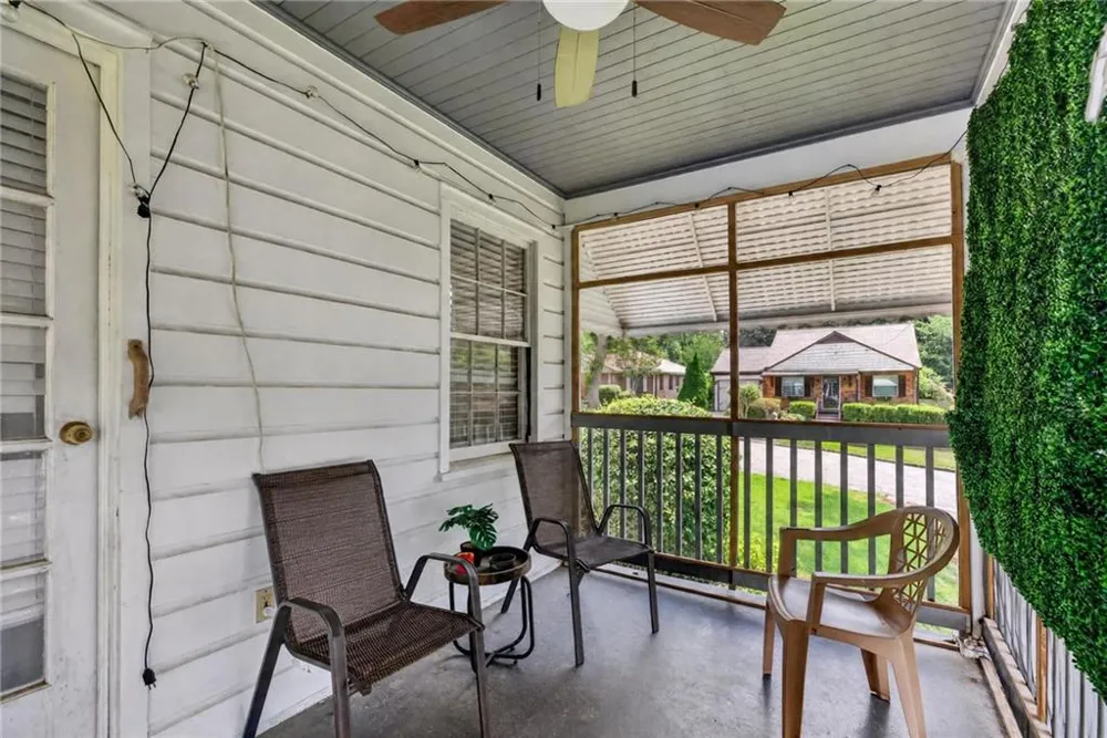 2727 Humphries Street East Point, GA 30344