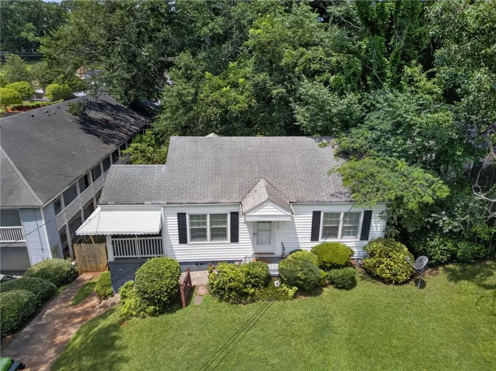 2727 Humphries Street East Point, GA 30344