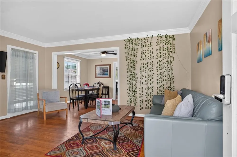 2727 Humphries Street East Point, GA 30344