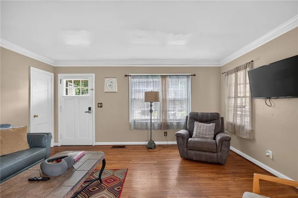 2727 Humphries Street East Point, GA 30344