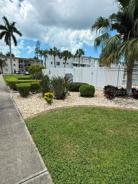 2223 SUNSET DRIVE #E24 Bradenton, FL 34207