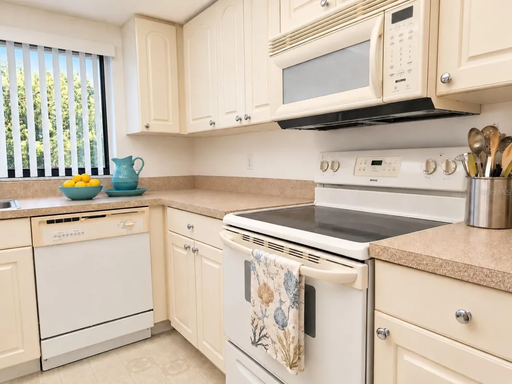 1435 57TH STREET W #1435 Bradenton, FL 34209