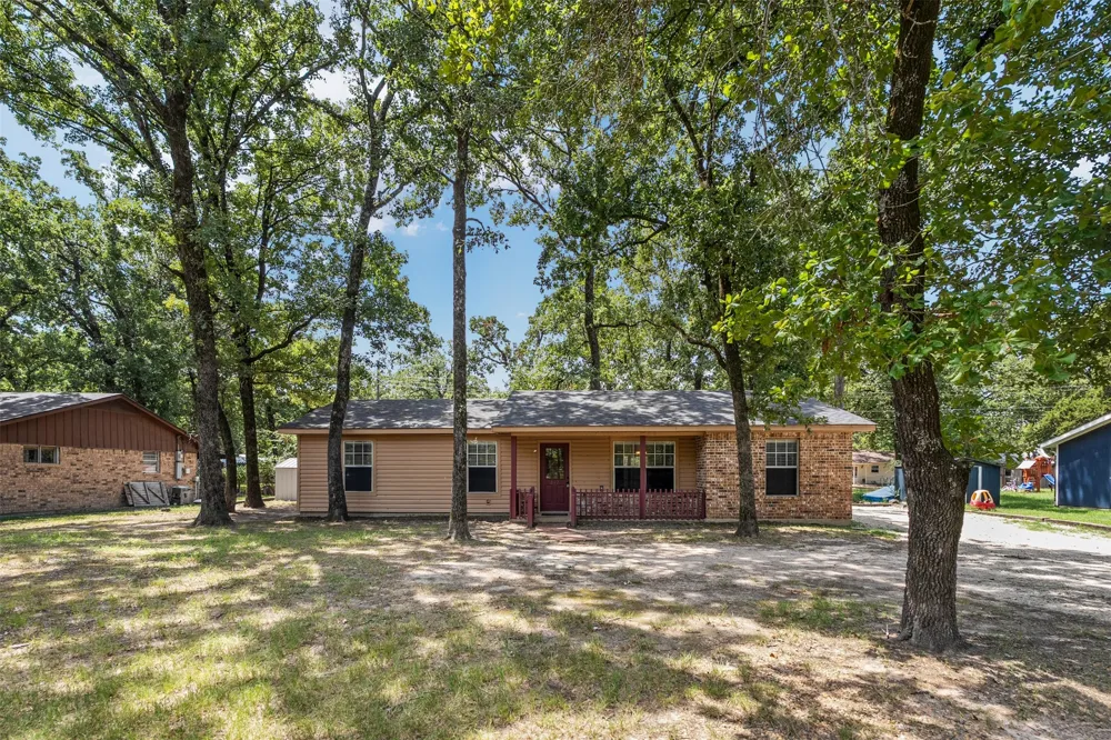 217 Pierce Drive Mabank, TX 75156