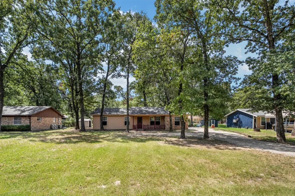 217 Pierce Drive Mabank, TX 75156