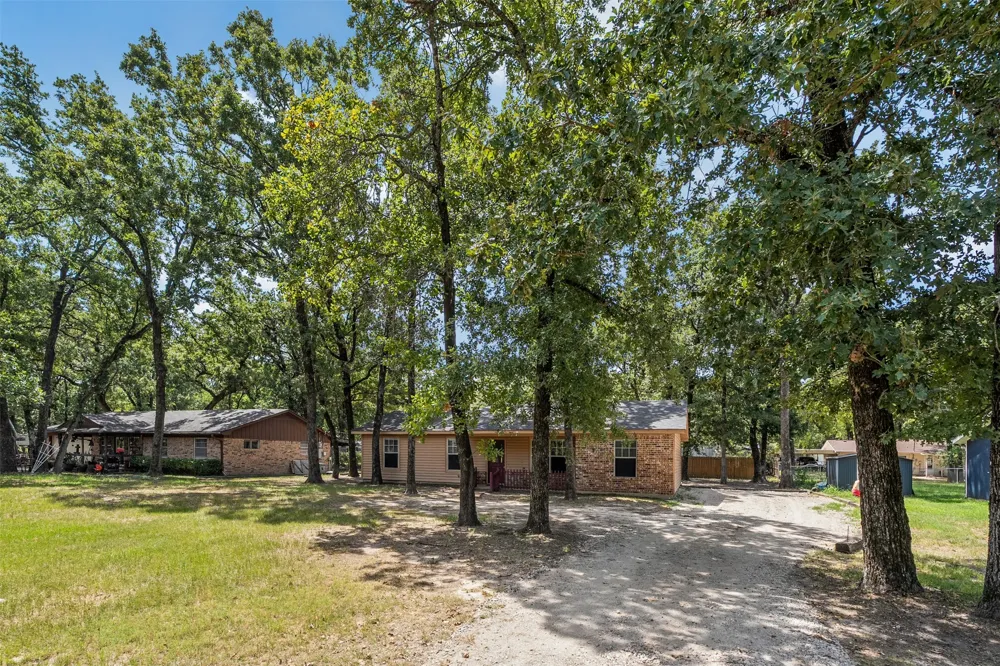 217 Pierce Drive Mabank, TX 75156