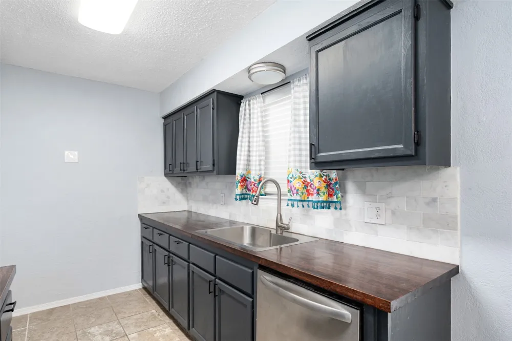 217 Pierce Drive Mabank, TX 75156