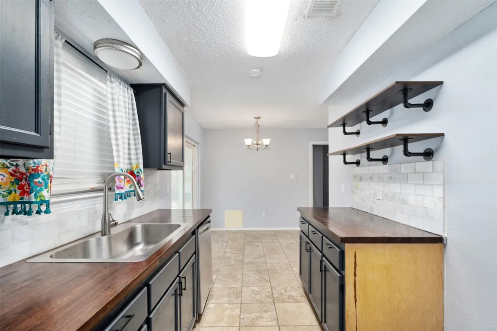 217 Pierce Drive Mabank, TX 75156