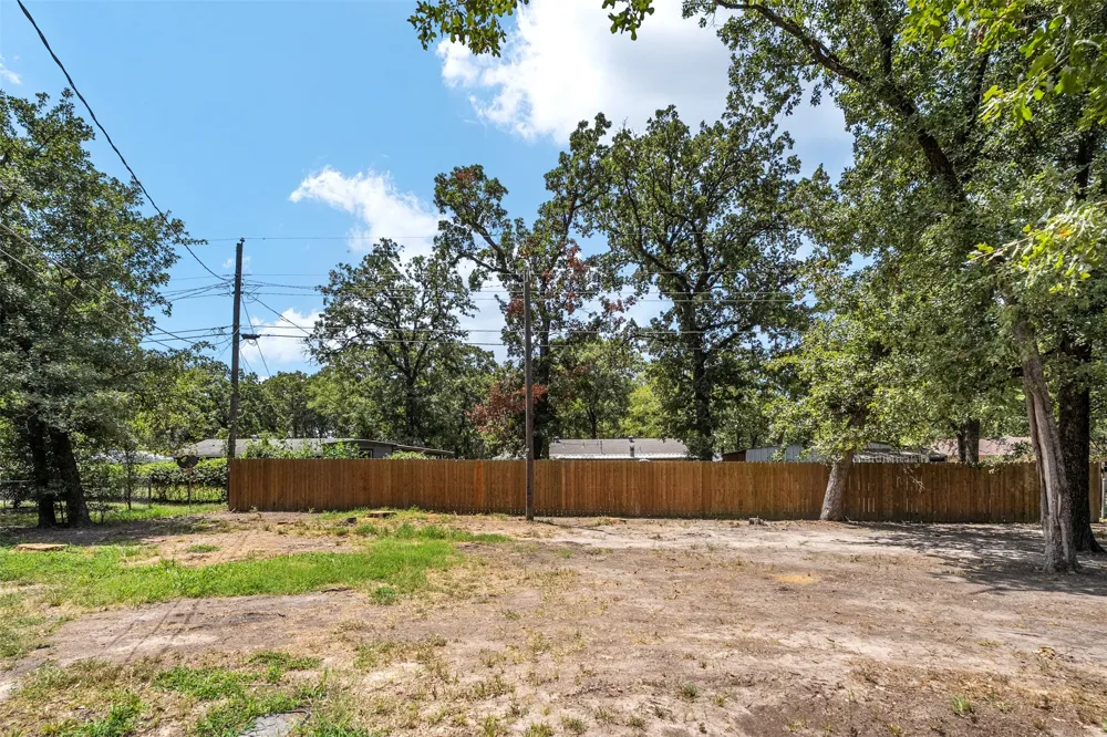 217 Pierce Drive Mabank, TX 75156