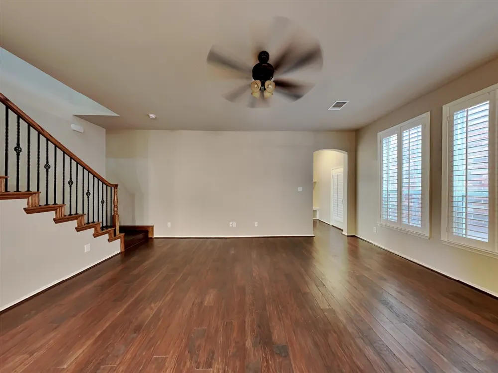 226 Knapford Euless, TX 76040