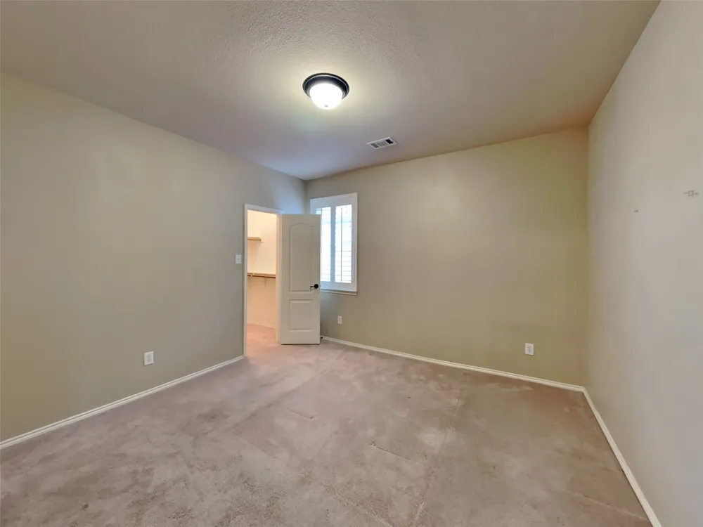 226 Knapford Euless, TX 76040