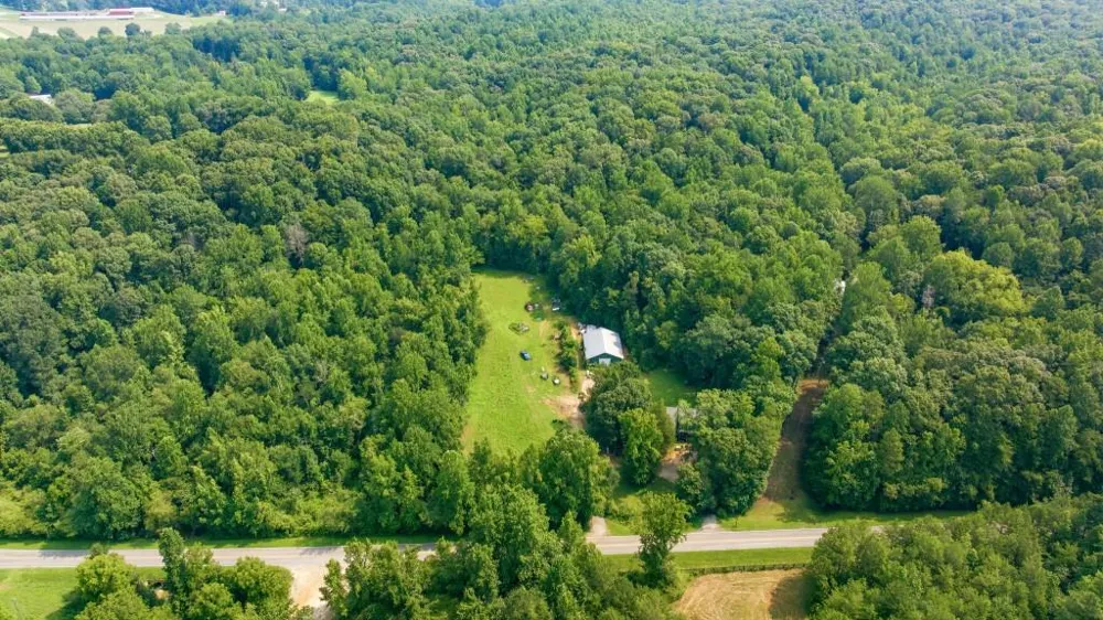 4215 Whiporwill Road Gillsville, GA 30543