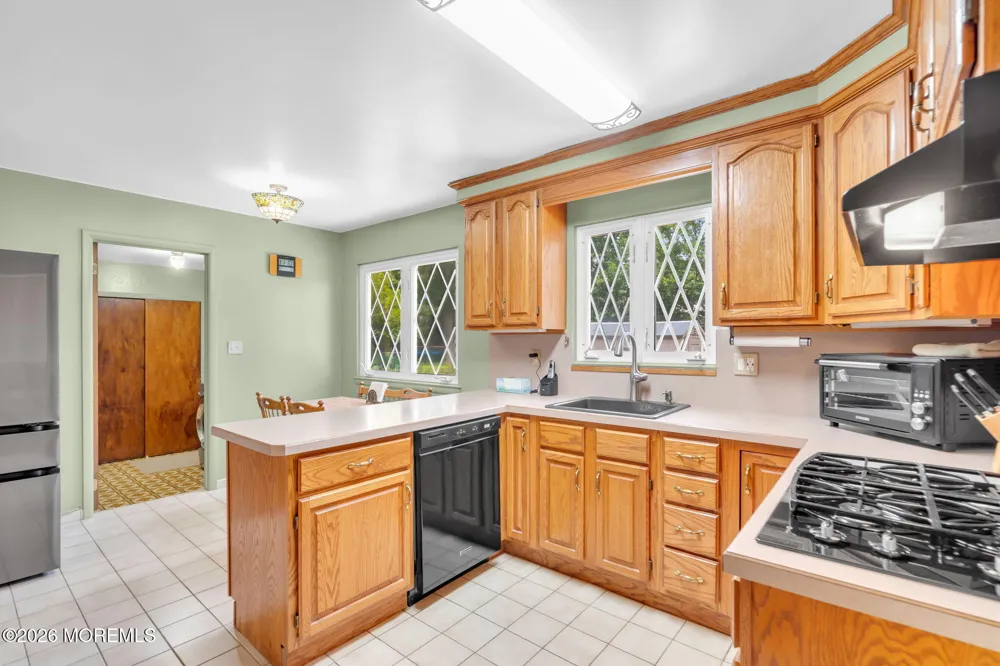 73 Newbury Road Howell, NJ 07731