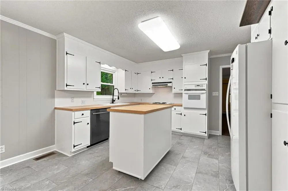140 Clifton Drive Reidsville, NC 27320