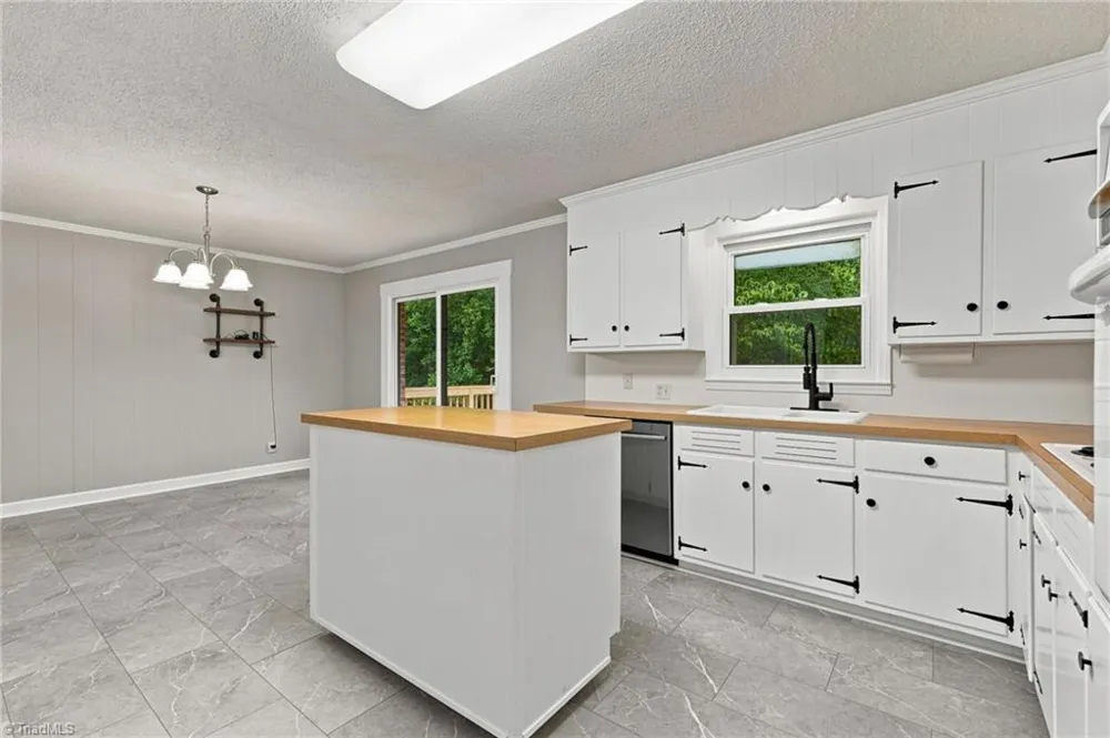 140 Clifton Drive Reidsville, NC 27320