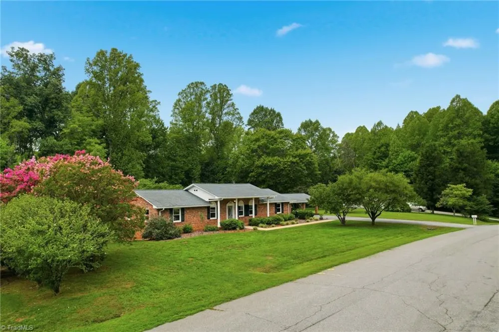 140 Clifton Drive Reidsville, NC 27320