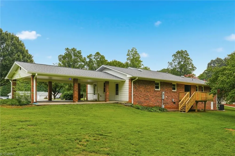 140 Clifton Drive Reidsville, NC 27320