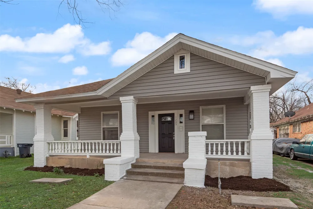 1205 W Arlington Avenue Fort Worth, TX 76110