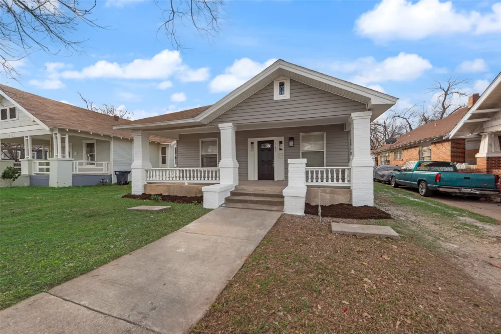 1205 W Arlington Avenue Fort Worth, TX 76110