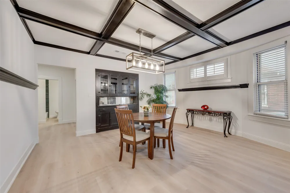 1205 W Arlington Avenue Fort Worth, TX 76110
