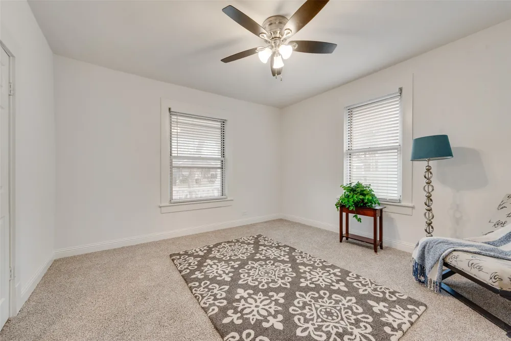 1205 W Arlington Avenue Fort Worth, TX 76110