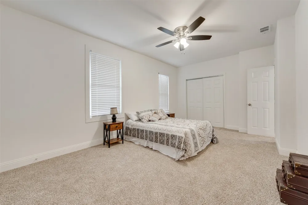1205 W Arlington Avenue Fort Worth, TX 76110