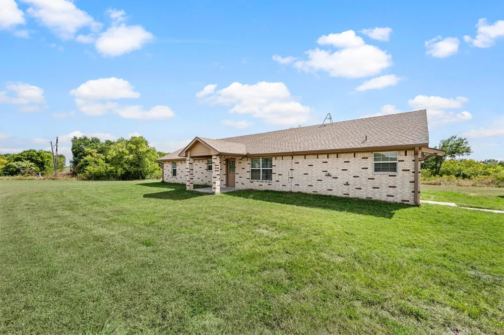 9888 NW County Road 2221 Barry, TX 75102