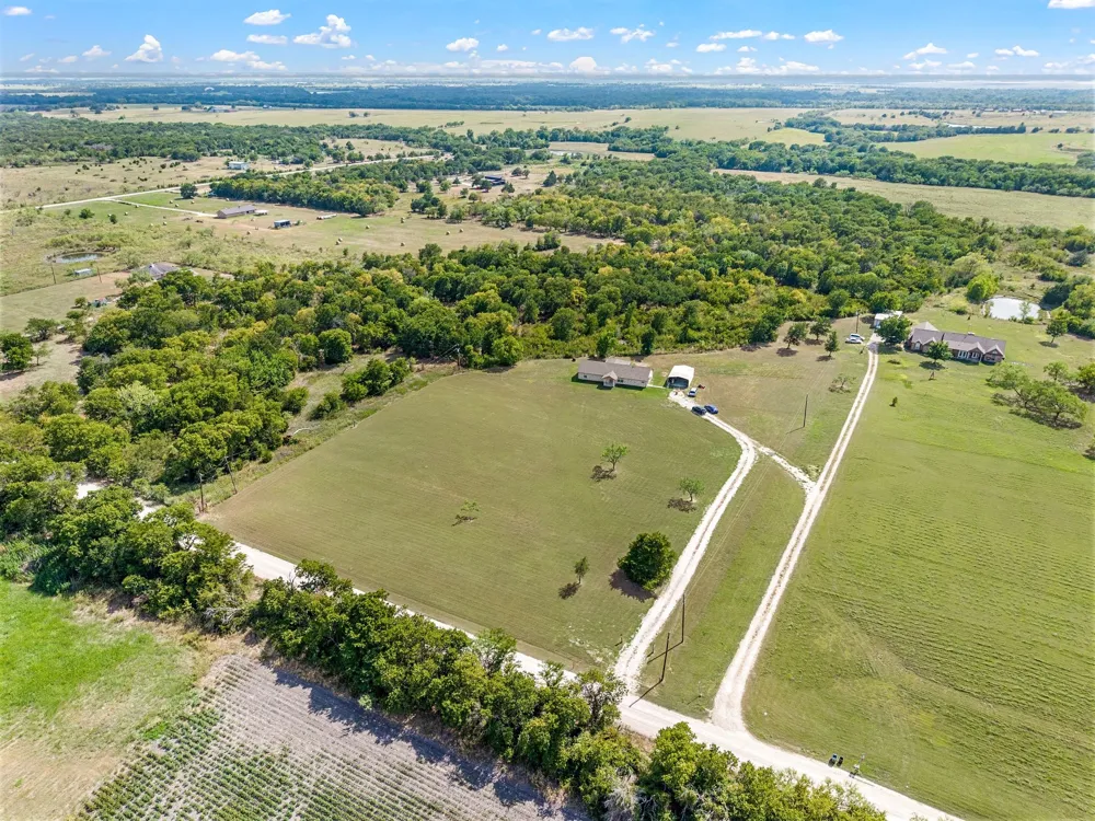 9888 NW County Road 2221 Barry, TX 75102