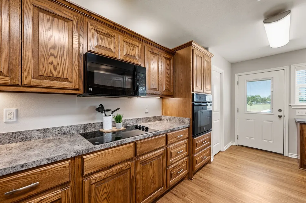 9888 NW County Road 2221 Barry, TX 75102