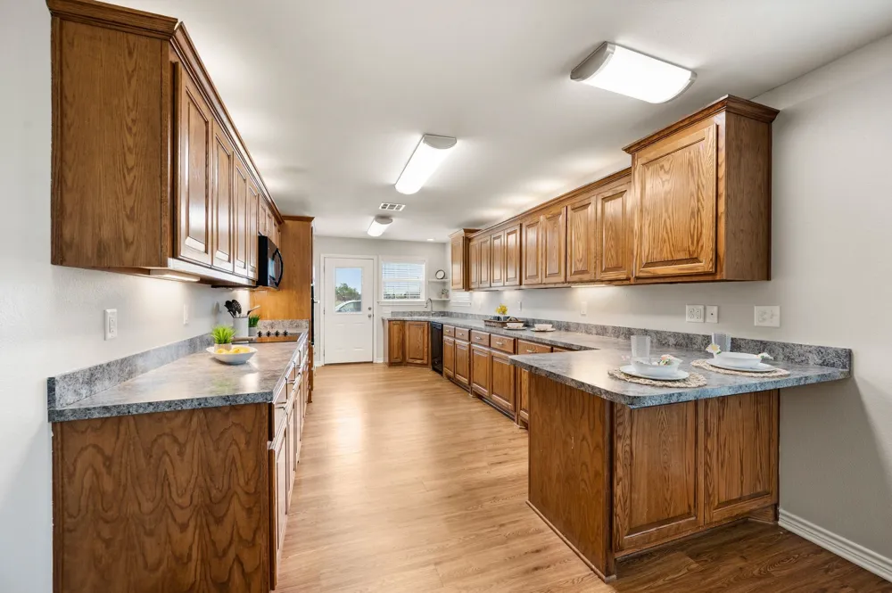 9888 NW County Road 2221 Barry, TX 75102