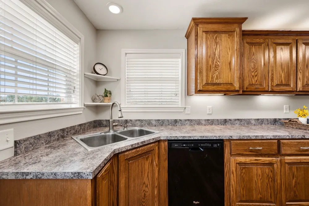 9888 NW County Road 2221 Barry, TX 75102