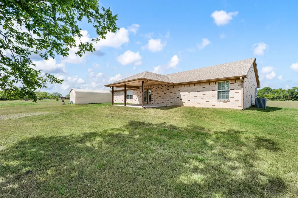 9888 NW County Road 2221 Barry, TX 75102