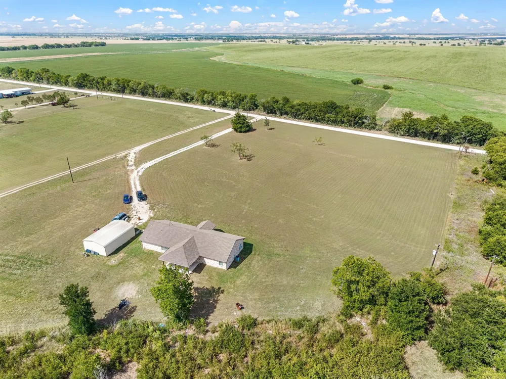 9888 NW County Road 2221 Barry, TX 75102