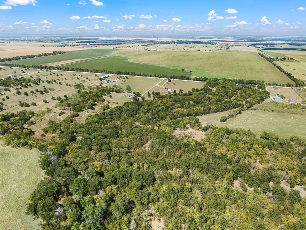 9888 NW County Road 2221 Barry, TX 75102
