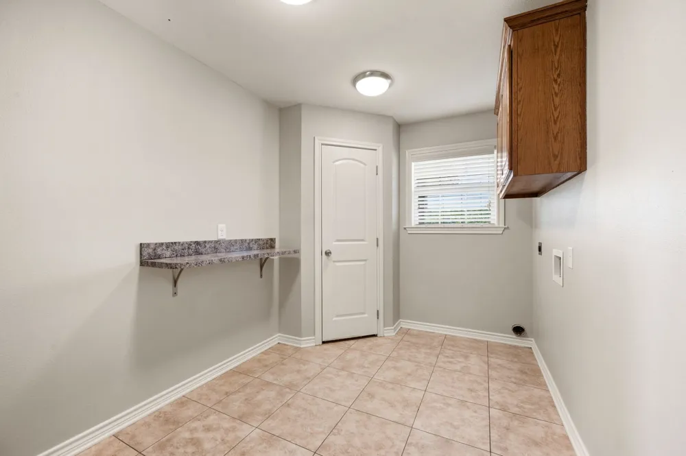 9888 NW County Road 2221 Barry, TX 75102