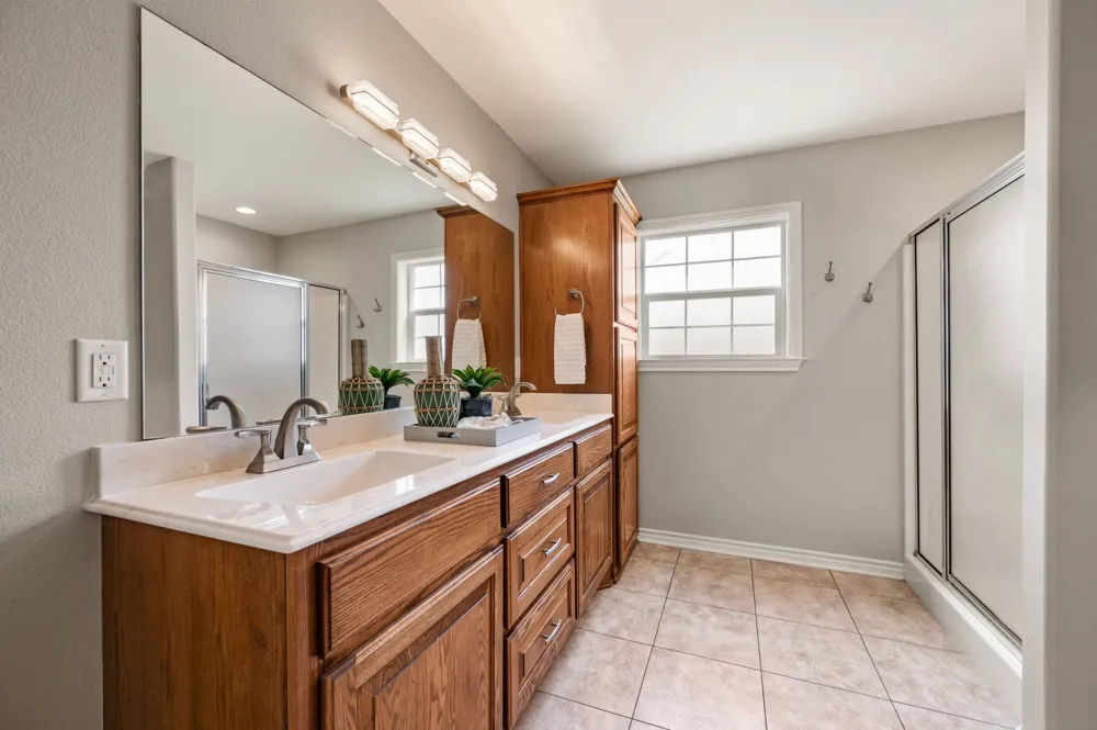 9888 NW County Road 2221 Barry, TX 75102