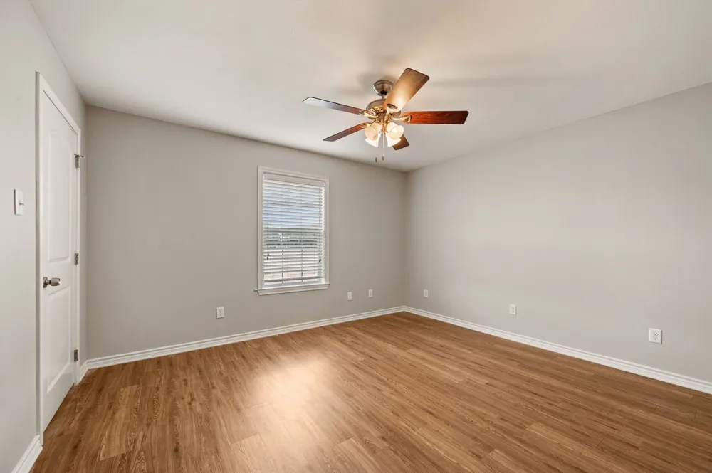 9888 NW County Road 2221 Barry, TX 75102