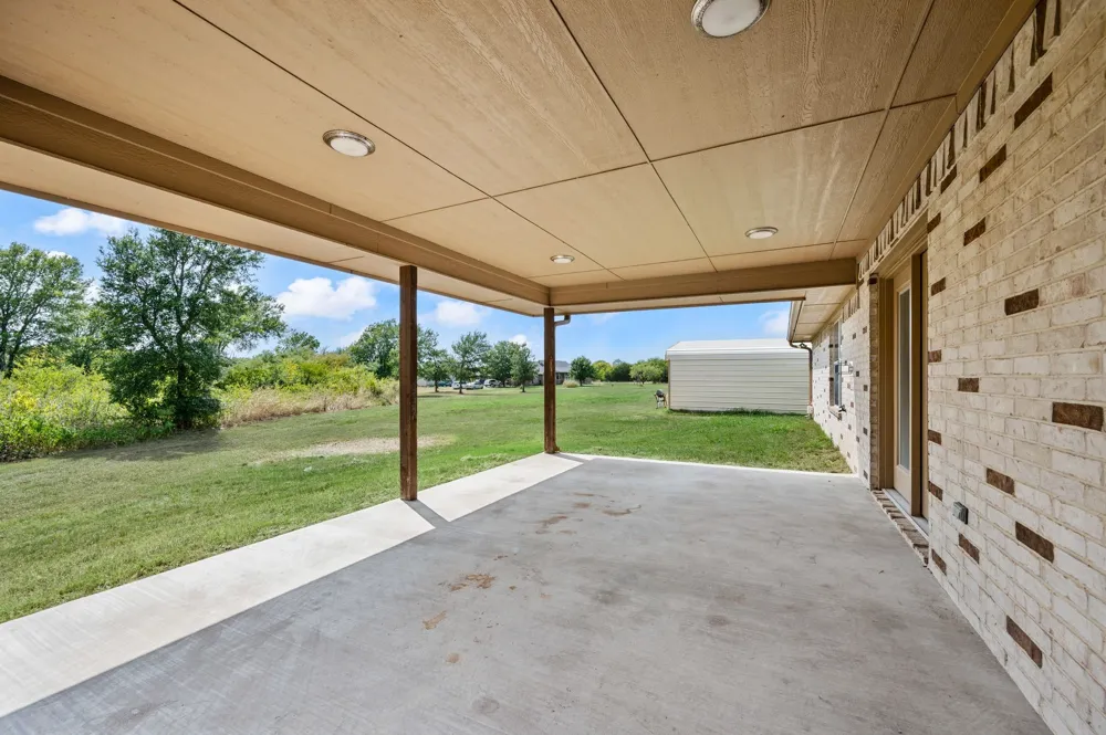 9888 NW County Road 2221 Barry, TX 75102