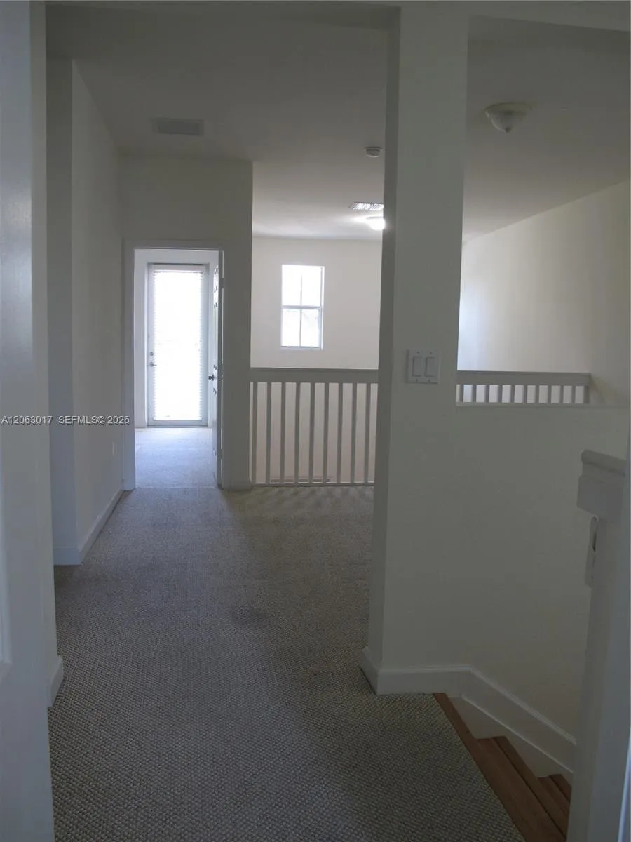 10716 NW 76th Ln Doral, FL 33178