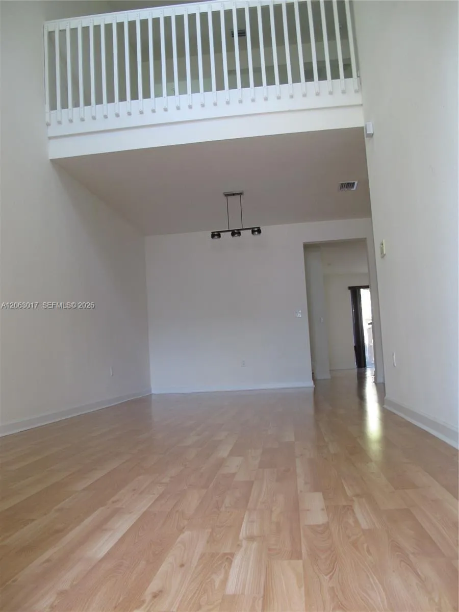 10716 NW 76th Ln Doral, FL 33178