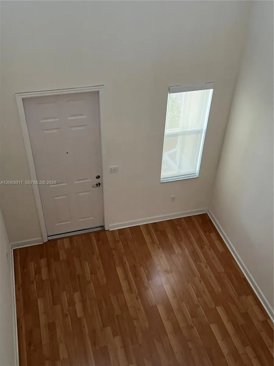 10716 NW 76th Ln Doral, FL 33178