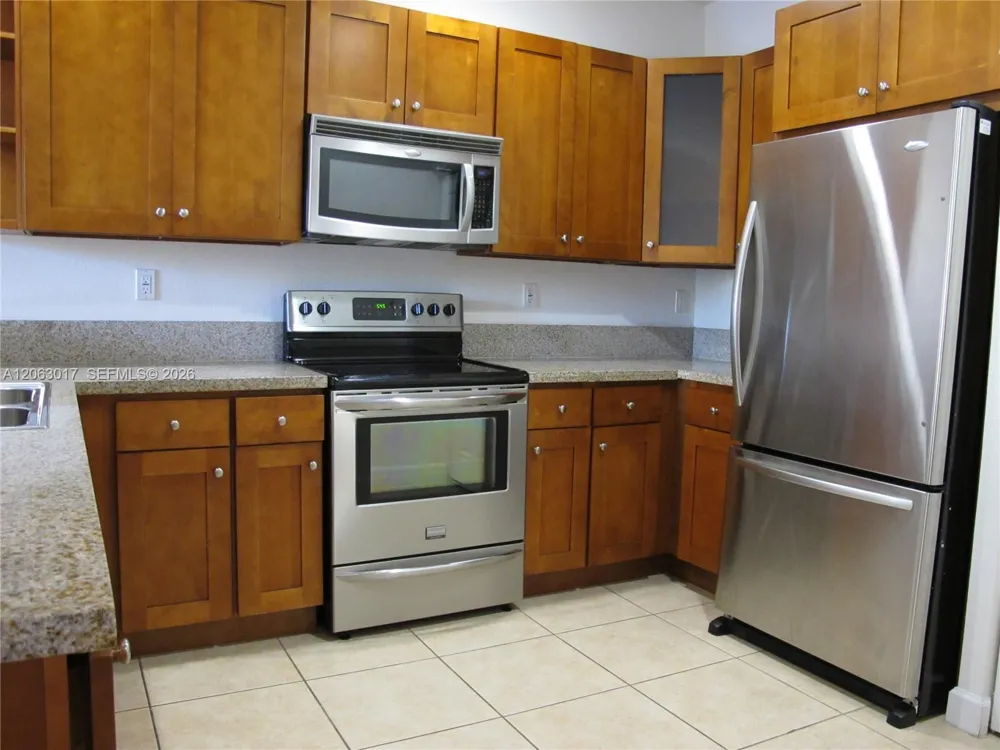 10716 NW 76th Ln Doral, FL 33178