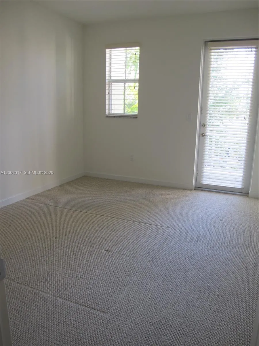 10716 NW 76th Ln Doral, FL 33178