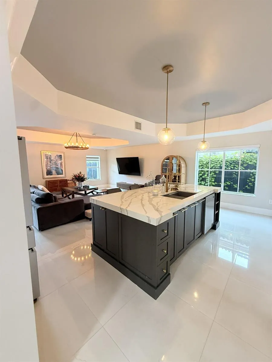 7952 NW 161ST TERRACE Miami Lakes, FL 33016