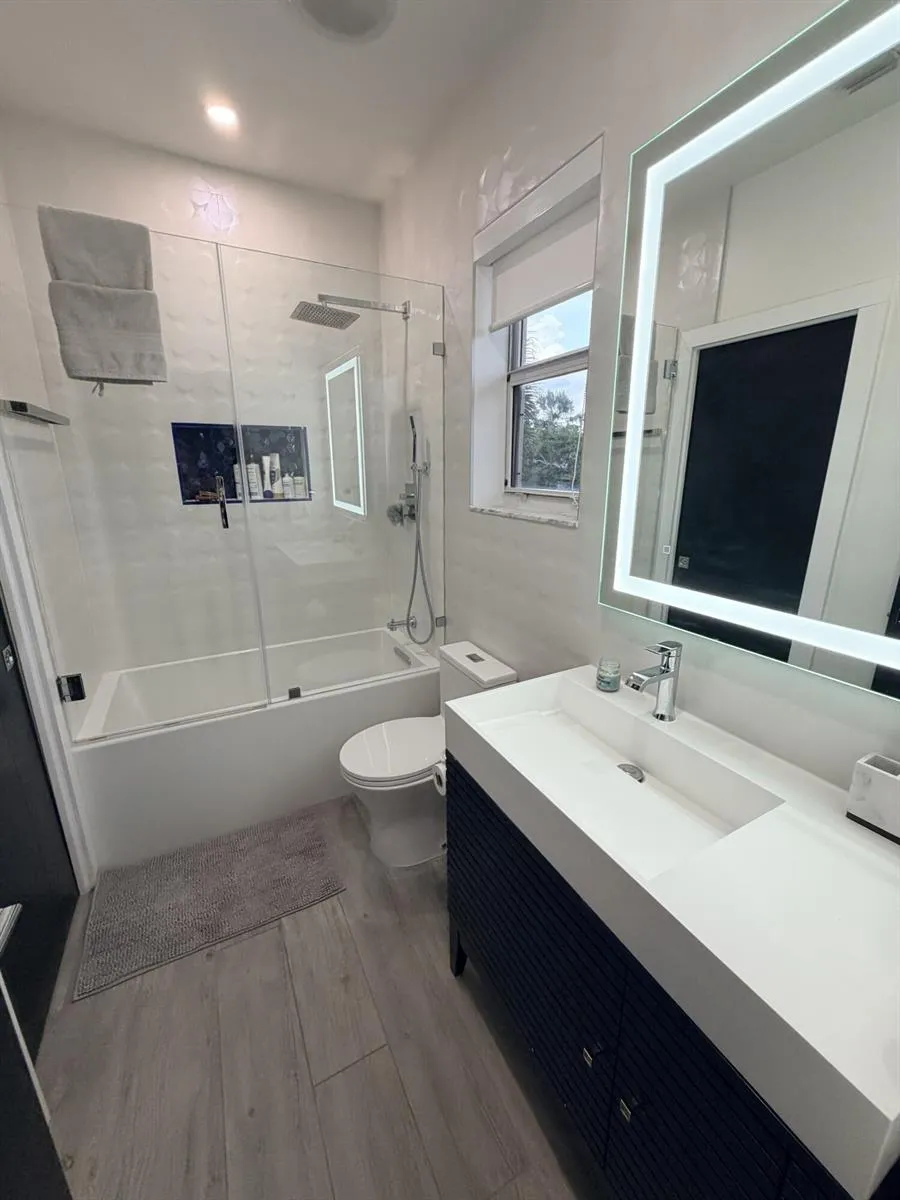 7952 NW 161ST TERRACE Miami Lakes, FL 33016