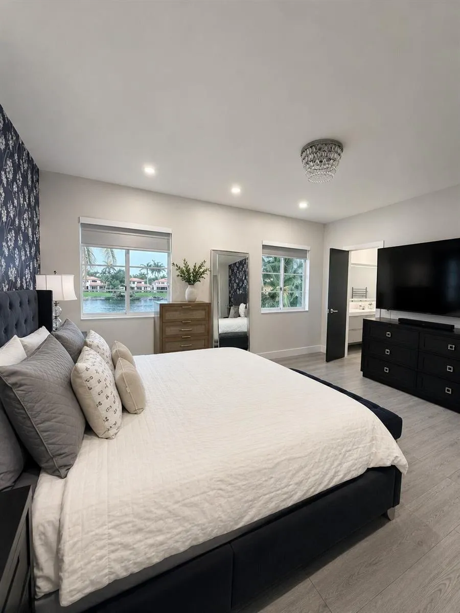7952 NW 161ST TERRACE Miami Lakes, FL 33016