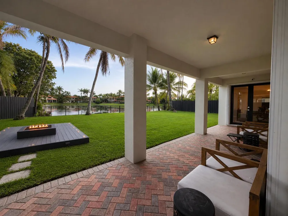 7952 NW 161ST TERRACE Miami Lakes, FL 33016