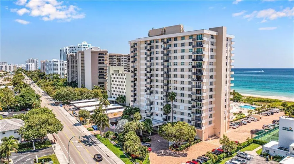 1900 S OCEAN BOULEVARD #6J Lauderdale By The Sea, FL 33062