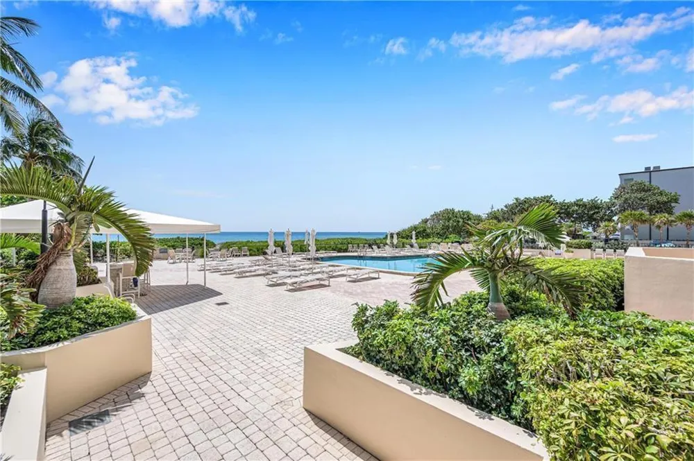 1900 S OCEAN BOULEVARD #6J Lauderdale By The Sea, FL 33062