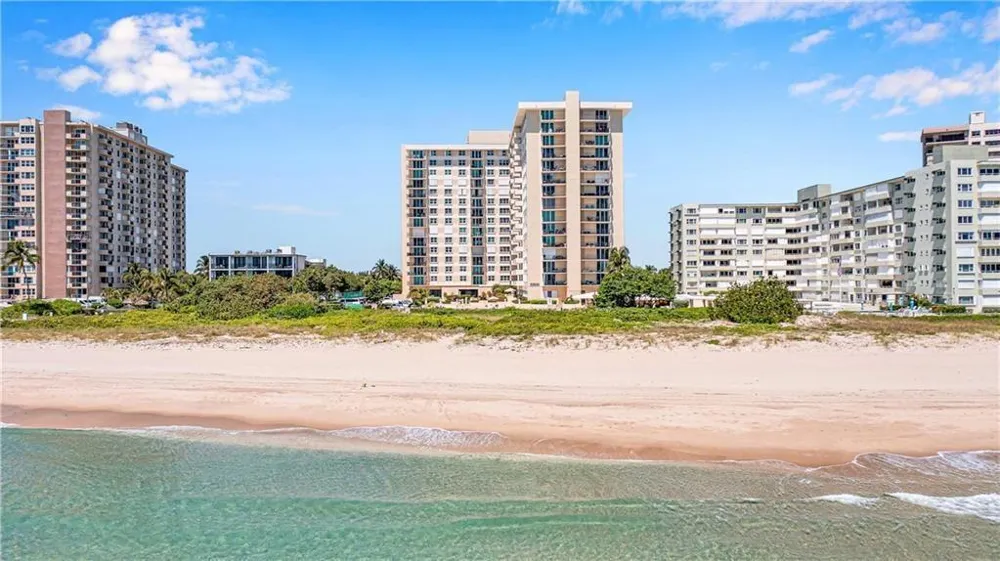 1900 S OCEAN BOULEVARD #6J Lauderdale By The Sea, FL 33062